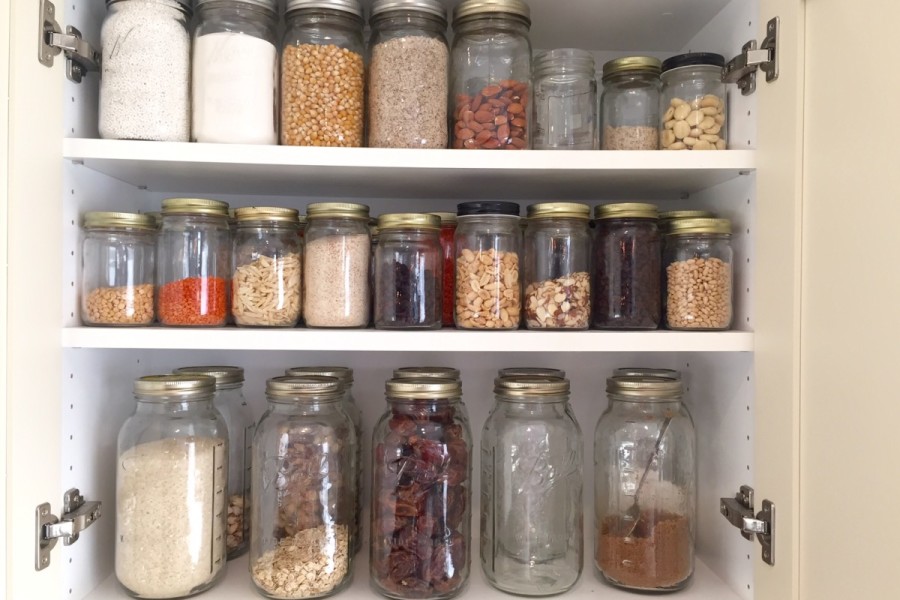 Mason Jar Organization in the Kitchen