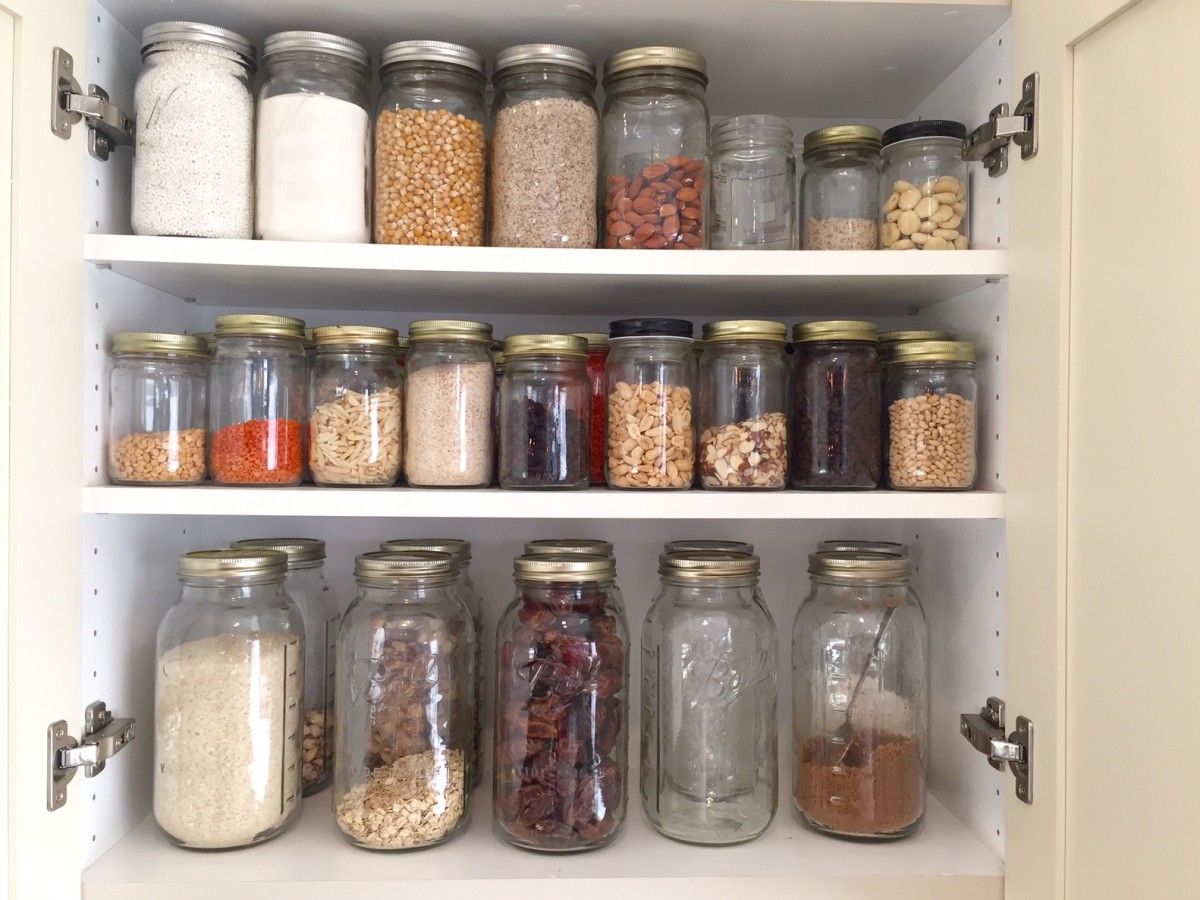 Mason Jar Organization in the Kitchen