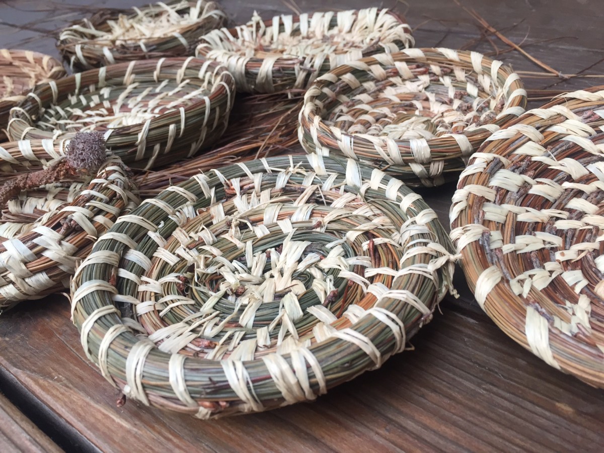 How to Make Pine Needle Baskets | Dust and Tribe